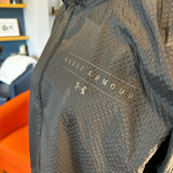 UNDER ARMOUR cropped high low shell jacket size M - Picture 6 of 9